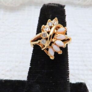 Vintage Uncas Rhinestone and Faux Opal Gold Toned Cocktail Ring Signed Elegant